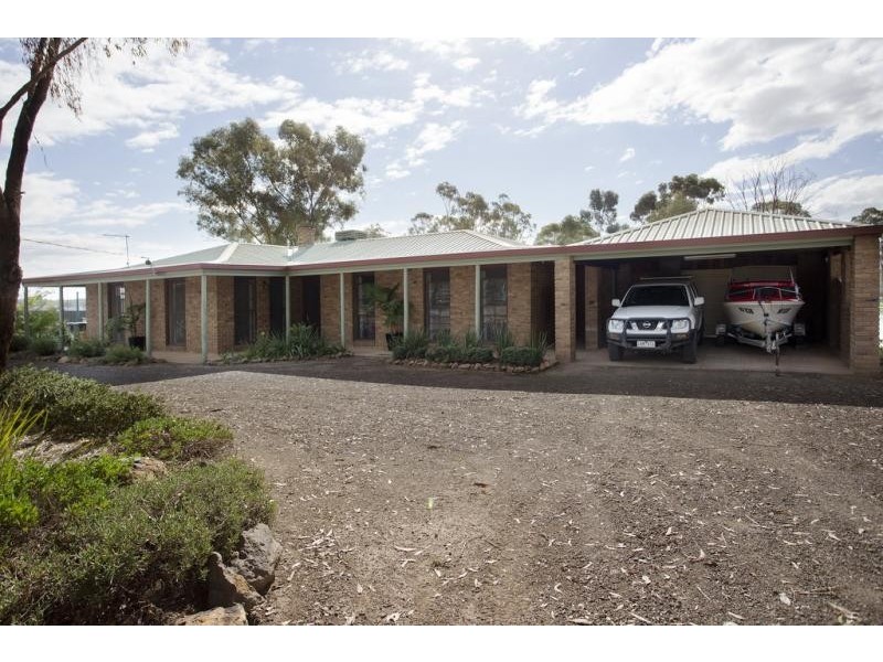 106 Edwards Road, Maiden Gully VIC 3551