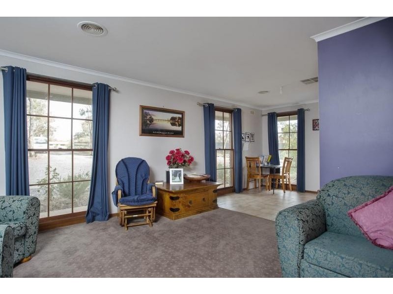 106 Edwards Road, Maiden Gully VIC 3551