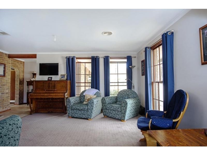 106 Edwards Road, Maiden Gully VIC 3551