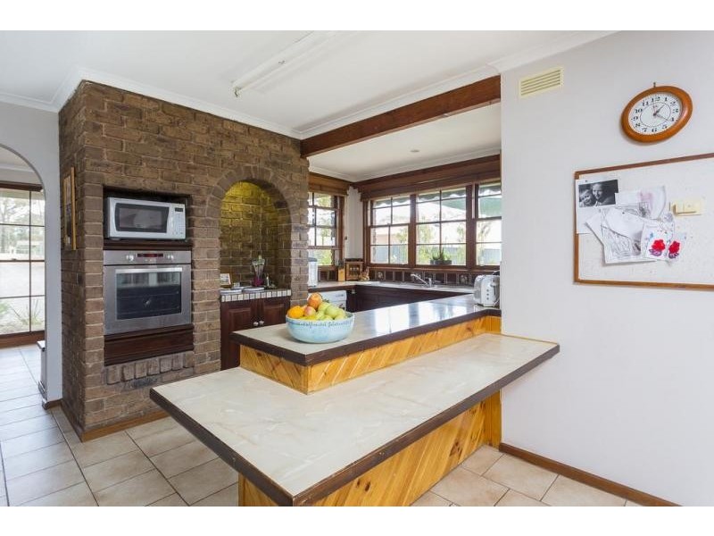 106 Edwards Road, Maiden Gully VIC 3551