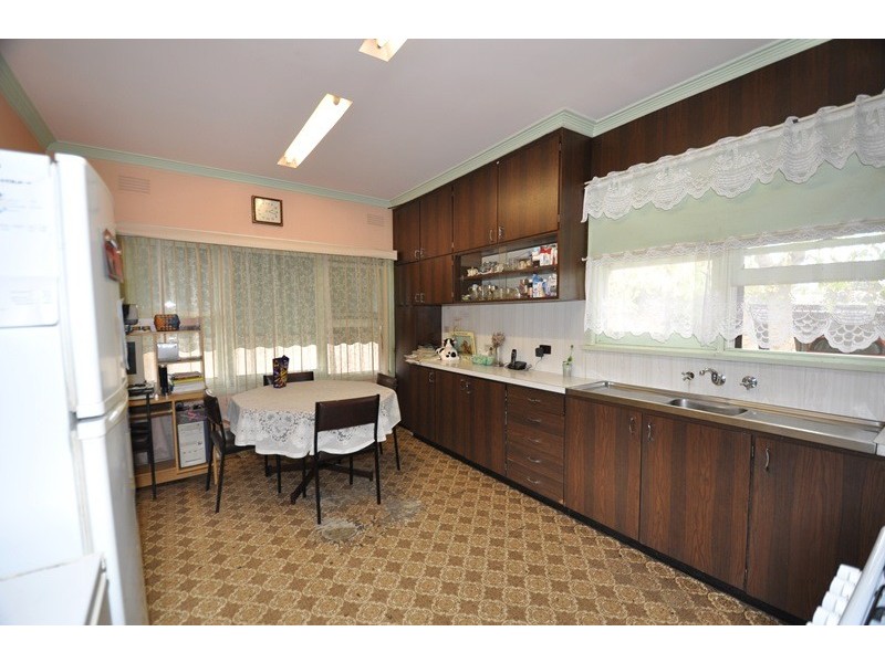 25 Sparrowhawk Road, Long Gully VIC 3550