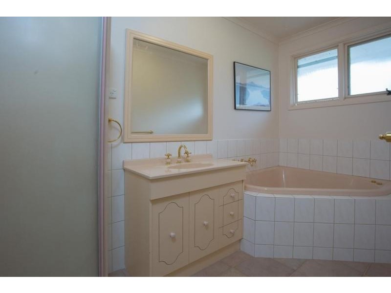 5624 Calder Highway, Kangaroo Flat VIC 3555