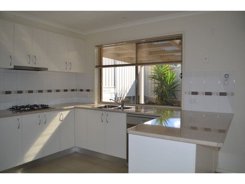 2 Renwick Street, Golden Square VIC 3555