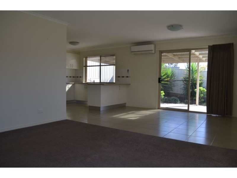 2 Renwick Street, Golden Square VIC 3555