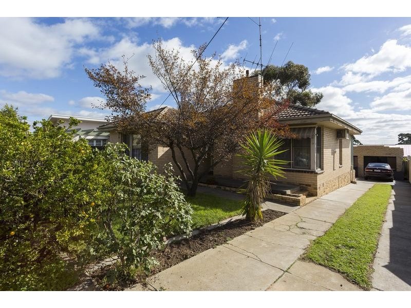 24 Clarke Street, Kennington VIC 3550