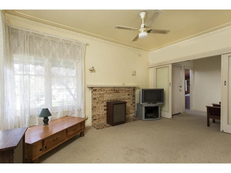 24 Clarke Street, Kennington VIC 3550