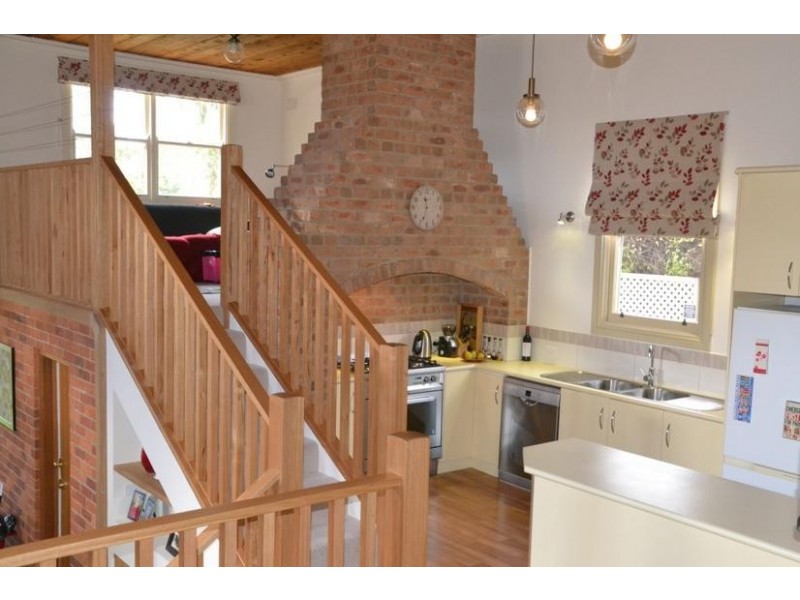 51 Carpenter Street, Quarry Hill VIC 3550