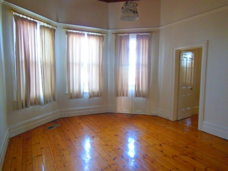 5A Harkness Street, Quarry Hill VIC 3550
