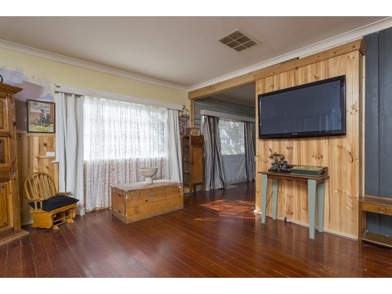 8 Towers Street, Flora Hill VIC 3550