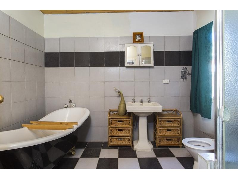 8 Towers Street, Flora Hill VIC 3550