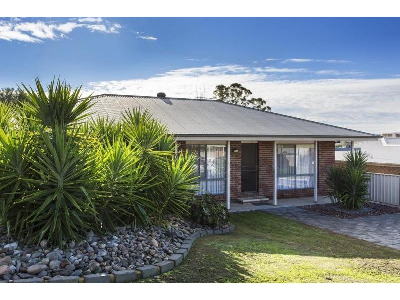 2A Pattison Drive, Kangaroo Flat VIC 3555