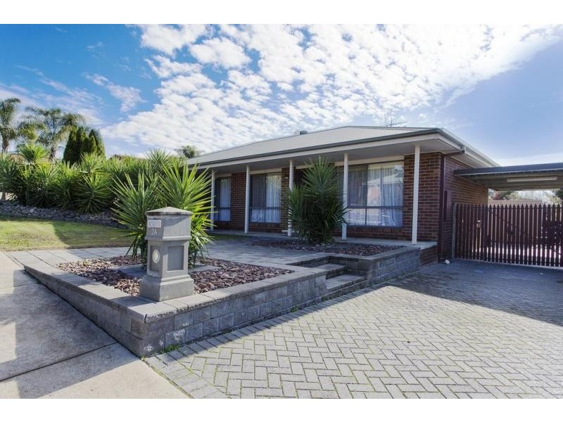 2A Pattison Drive, Kangaroo Flat VIC 3555
