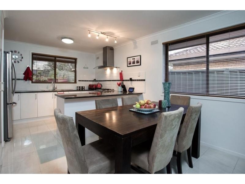 67 Gill Avenue, California Gully VIC 3556