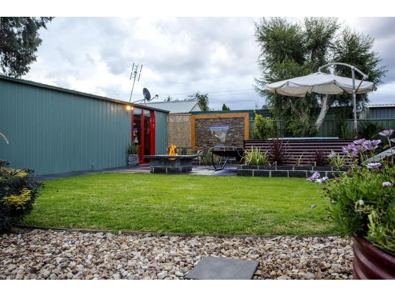 67 Gill Avenue, California Gully VIC 3556