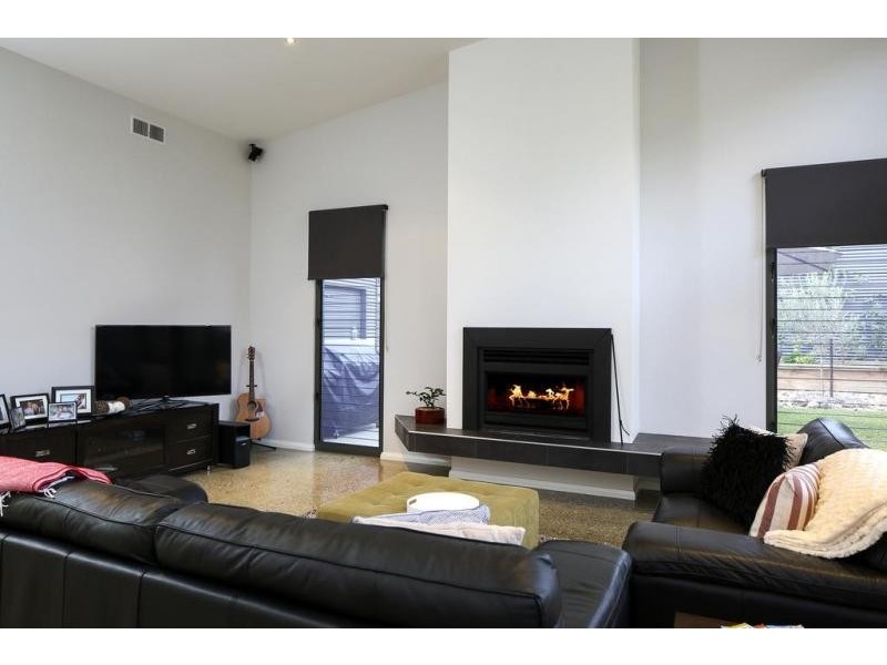 29 Cousins Street, Strathdale VIC 3550