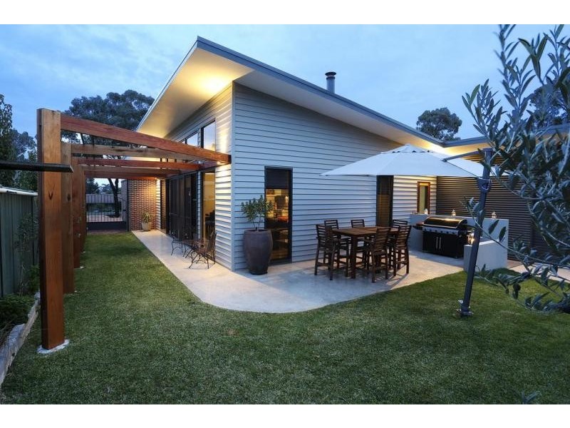 29 Cousins Street, Strathdale VIC 3550