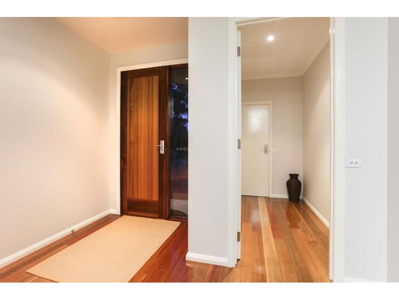 29 Cousins Street, Strathdale VIC 3550