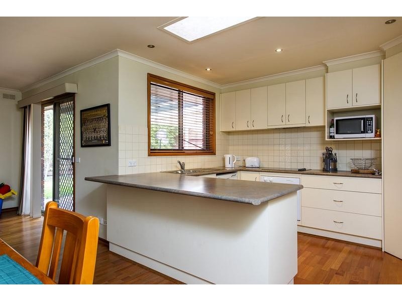 2 Butcher Street, Strathdale VIC 3550
