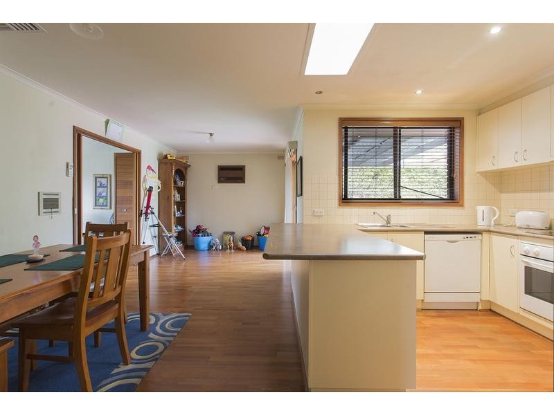 2 Butcher Street, Strathdale VIC 3550