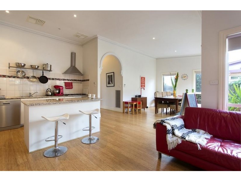 11 Neale Street, Kennington VIC 3550