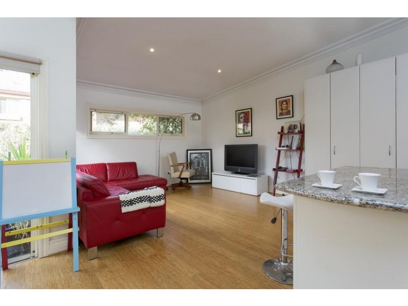 11 Neale Street, Kennington VIC 3550