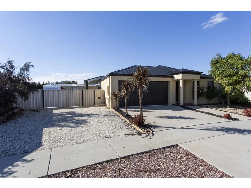 4 Ombana Court, Epsom VIC 3551