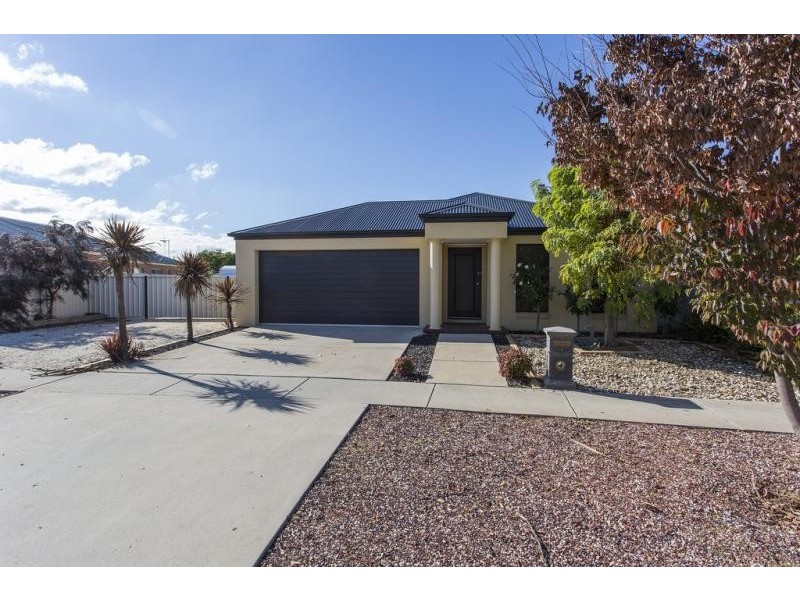 4 Ombana Court, Epsom VIC 3551