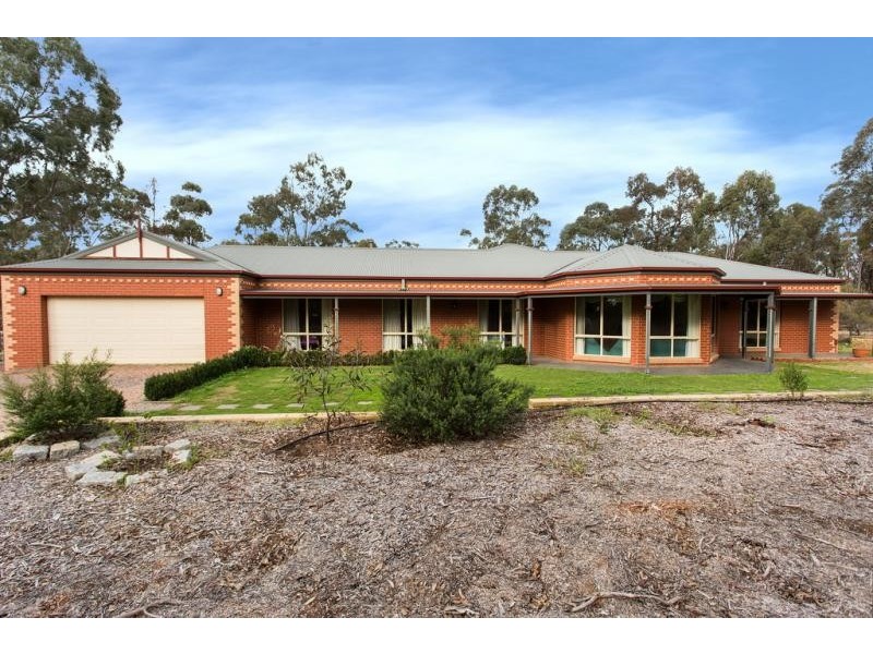 25 Braeside Drive, Junortoun VIC 3551