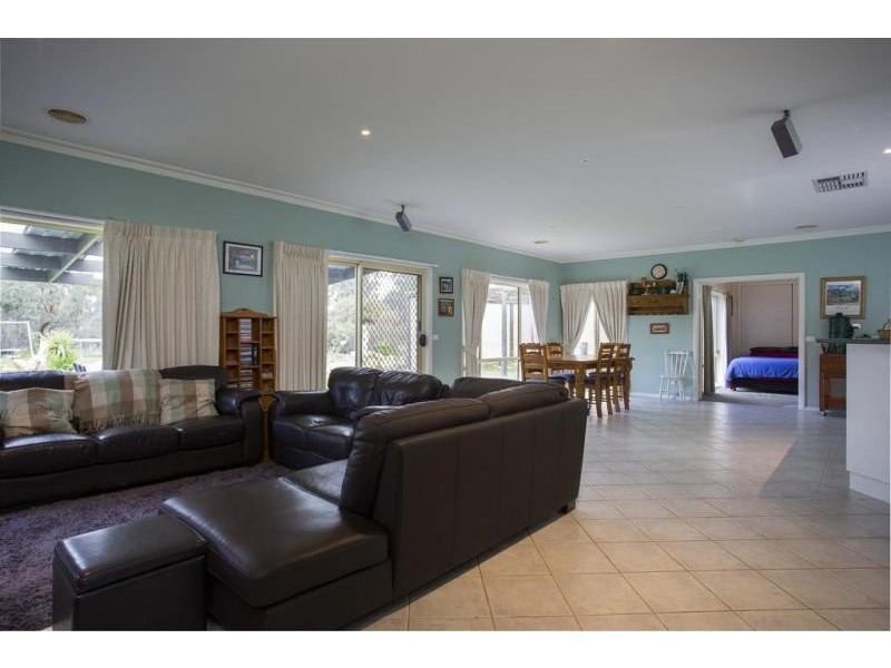 25 Braeside Drive, Junortoun VIC 3551