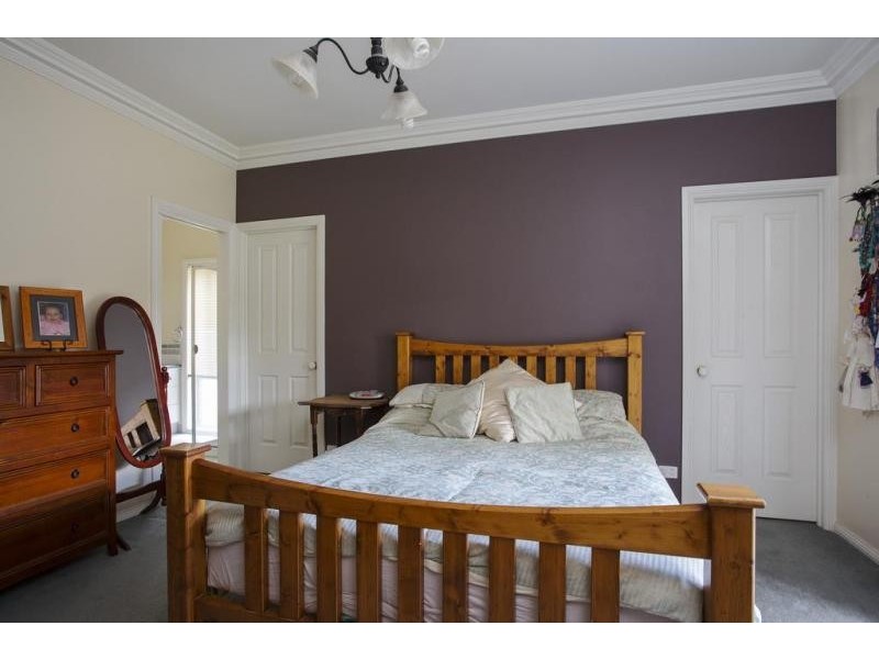 25 Braeside Drive, Junortoun VIC 3551