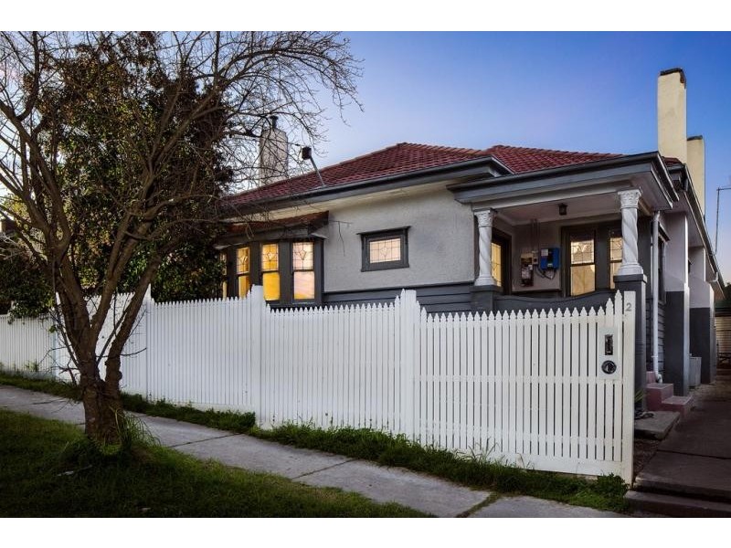 2 Percival Street, Quarry Hill VIC 3550