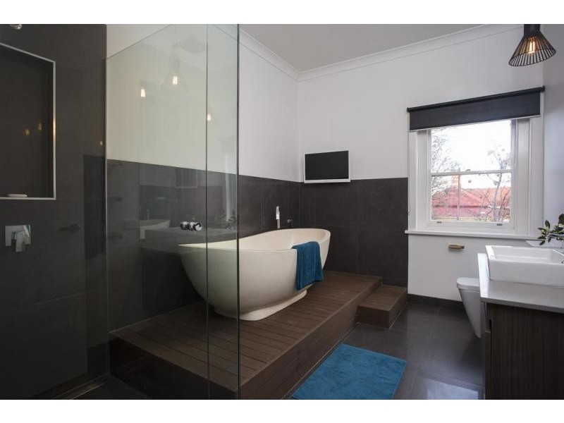 2 Percival Street, Quarry Hill VIC 3550