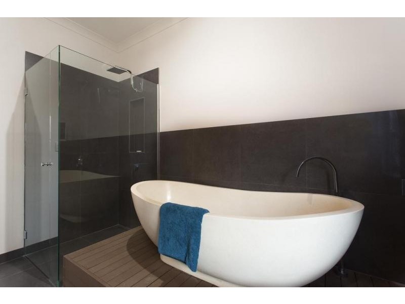 2 Percival Street, Quarry Hill VIC 3550
