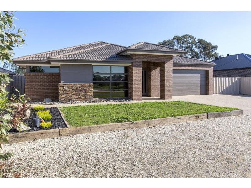 84 Bassett Drive, Strathfieldsaye VIC 3551