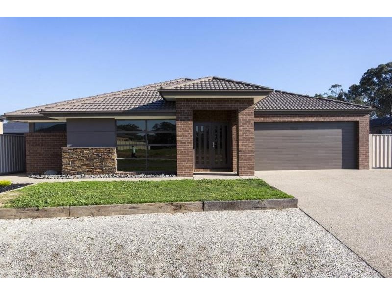 84 Bassett Drive, Strathfieldsaye VIC 3551