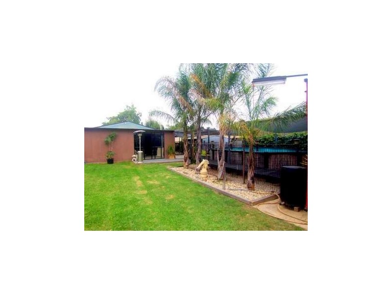 1a Smalley Street, California Gully VIC 3556