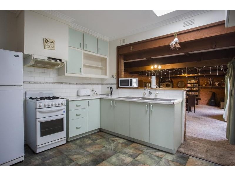 17 Cahill Street, White Hills VIC 3550