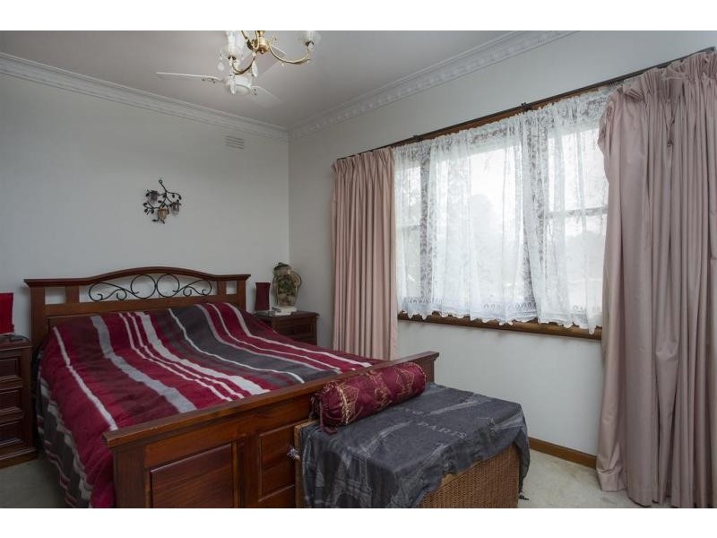 17 Cahill Street, White Hills VIC 3550