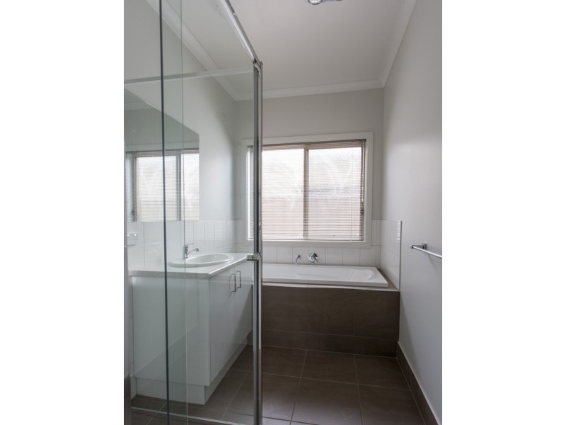 1/494 – 496 High Street, Golden Square VIC 3555