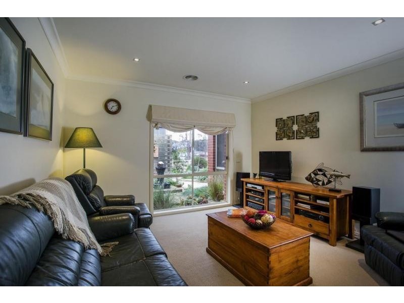 42 Pioneer Drive, Maiden Gully VIC 3551