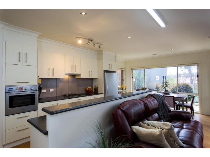 42 Pioneer Drive, Maiden Gully VIC 3551