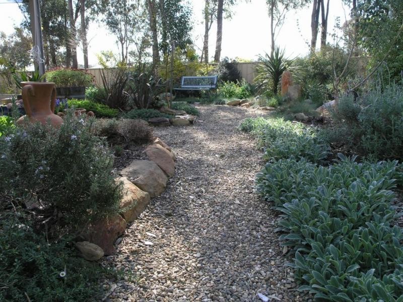 42 Pioneer Drive, Maiden Gully VIC 3551