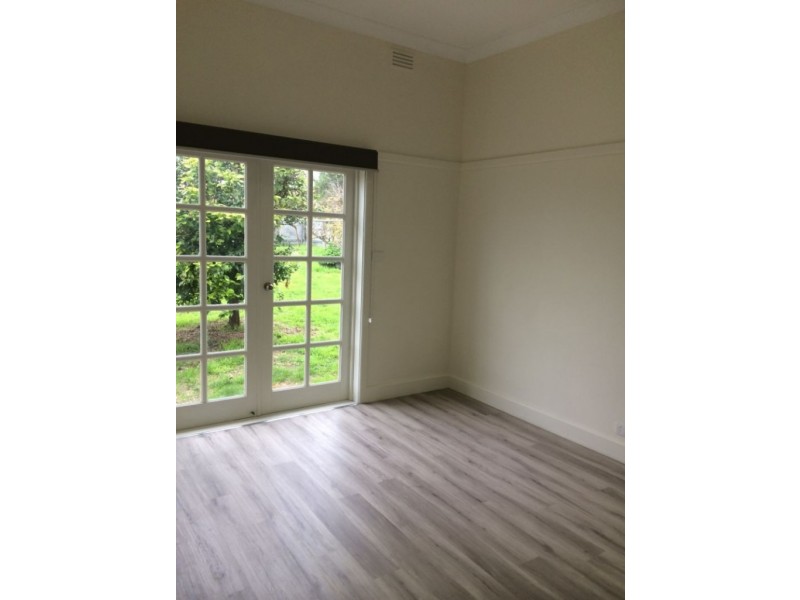 13 Burrell Street, Flora Hill VIC 3550