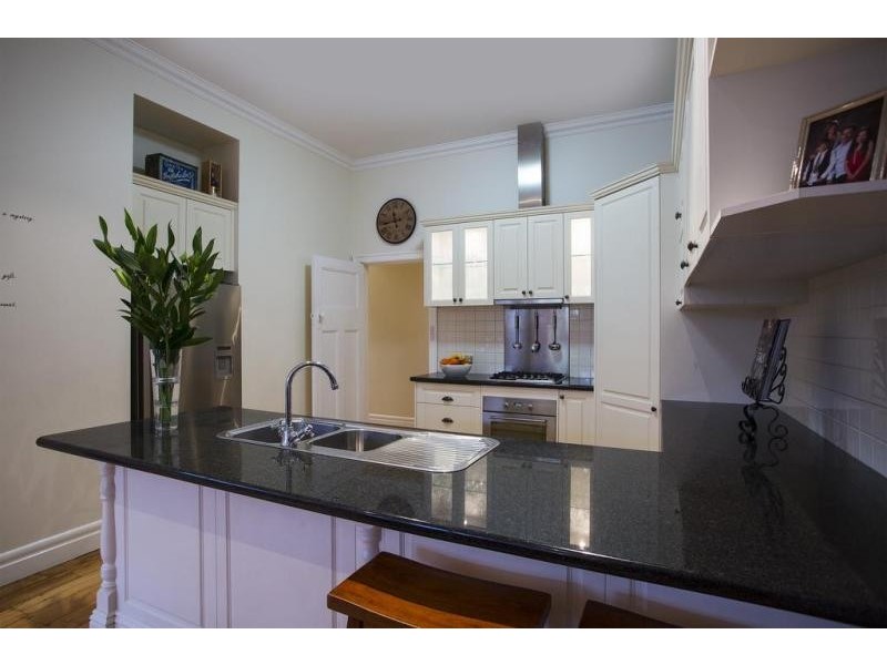 4 Reginald Street, Quarry Hill VIC 3550