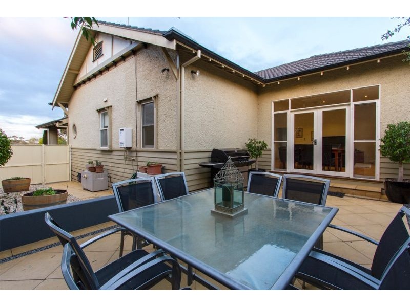 4 Reginald Street, Quarry Hill VIC 3550