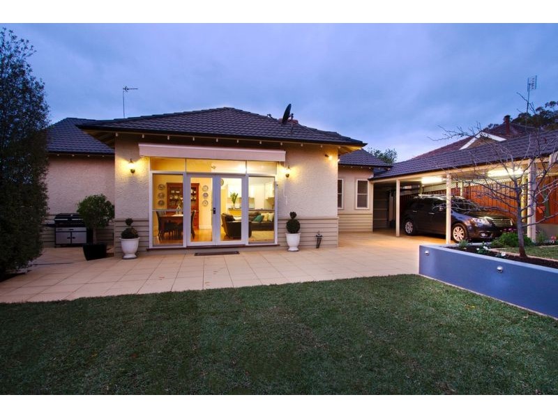 4 Reginald Street, Quarry Hill VIC 3550