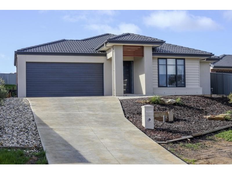 18 Freeman Drive, Kangaroo Flat VIC 3555