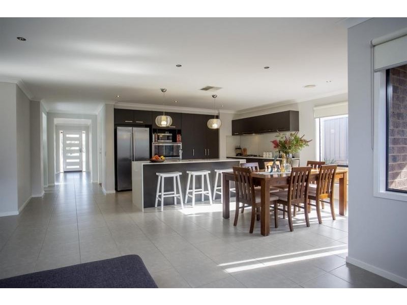 18 Freeman Drive, Kangaroo Flat VIC 3555