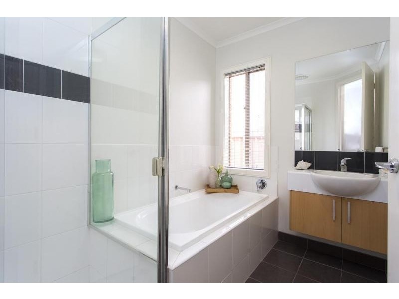 1 Manna Gum Drive, Epsom VIC 3551