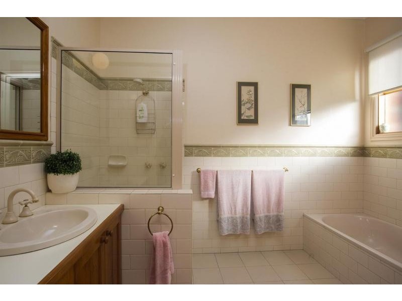 10 Hollywood Court, Strathdale VIC 3550